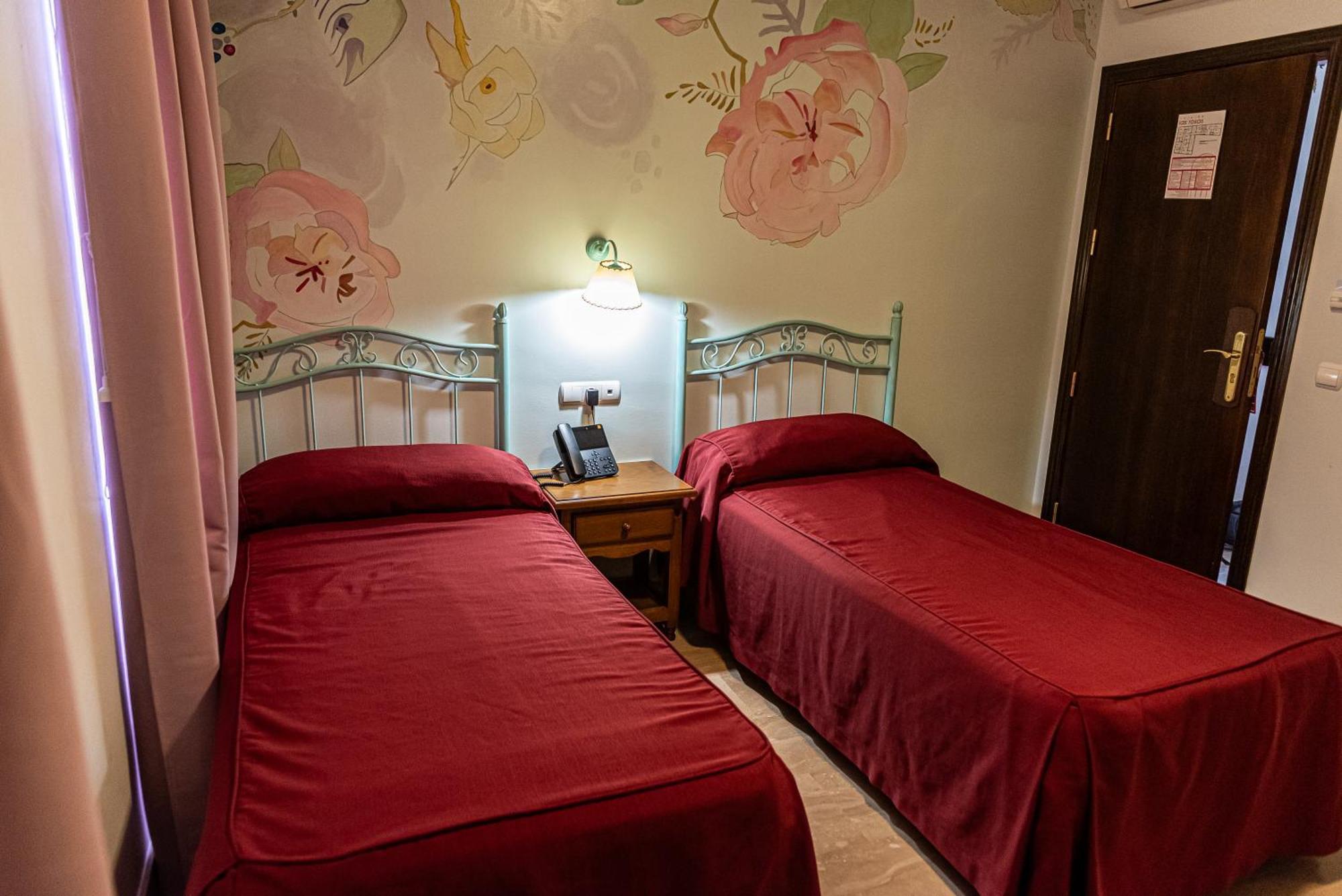Hotel Las Rosas Приего-де-Кордова Экстерьер фото