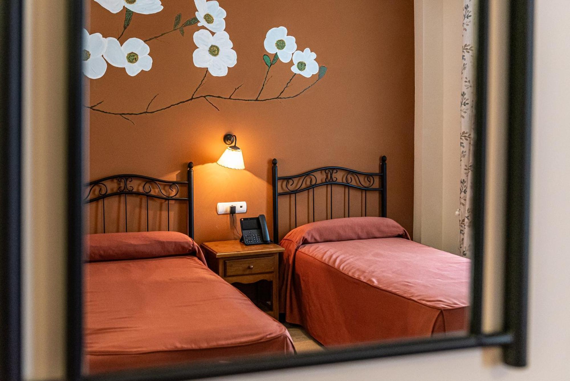 Hotel Las Rosas Приего-де-Кордова Экстерьер фото