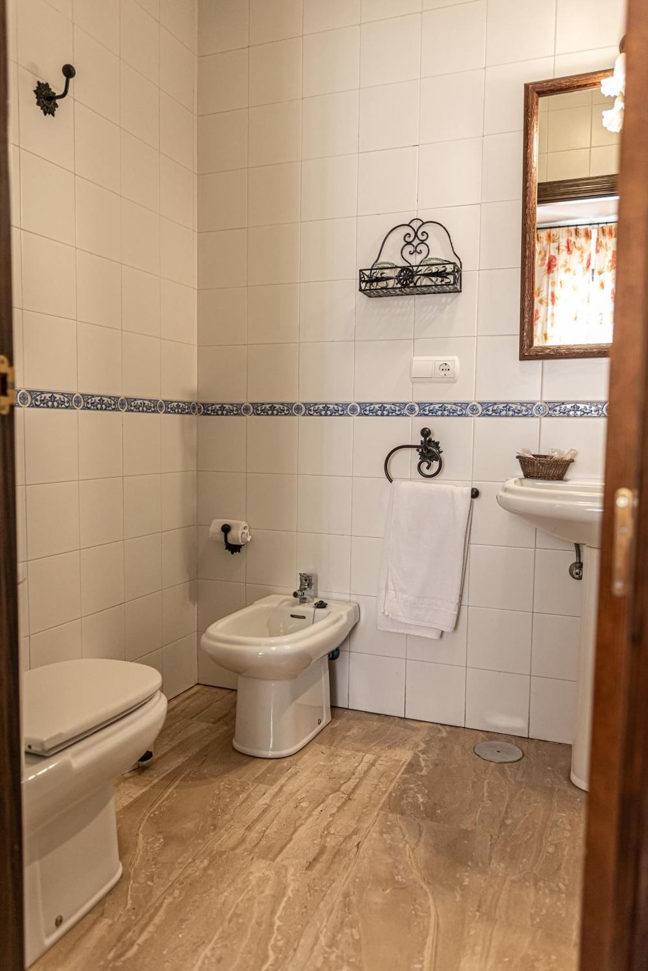 Hotel Las Rosas Приего-де-Кордова Экстерьер фото